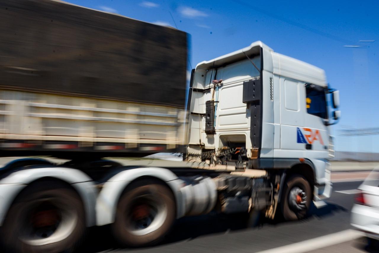Caminhoneiros amea&ccedil;am fazer greve por causa do reajuste do diesel