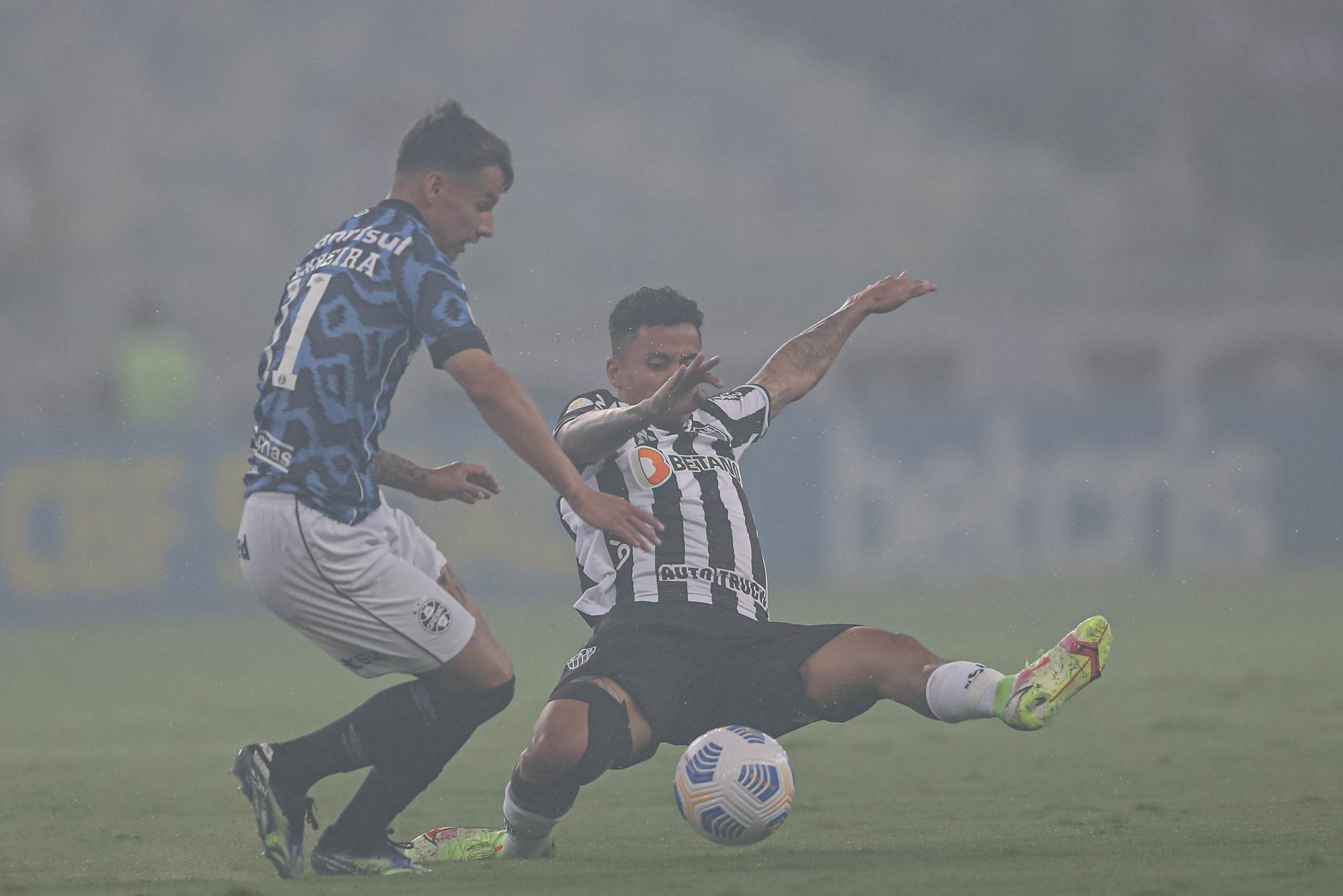 Em situa&ccedil;&atilde;o dram&aacute;tica, Gr&ecirc;mio viaja para enfrentar o l&iacute;der do Brasileir&atilde;o