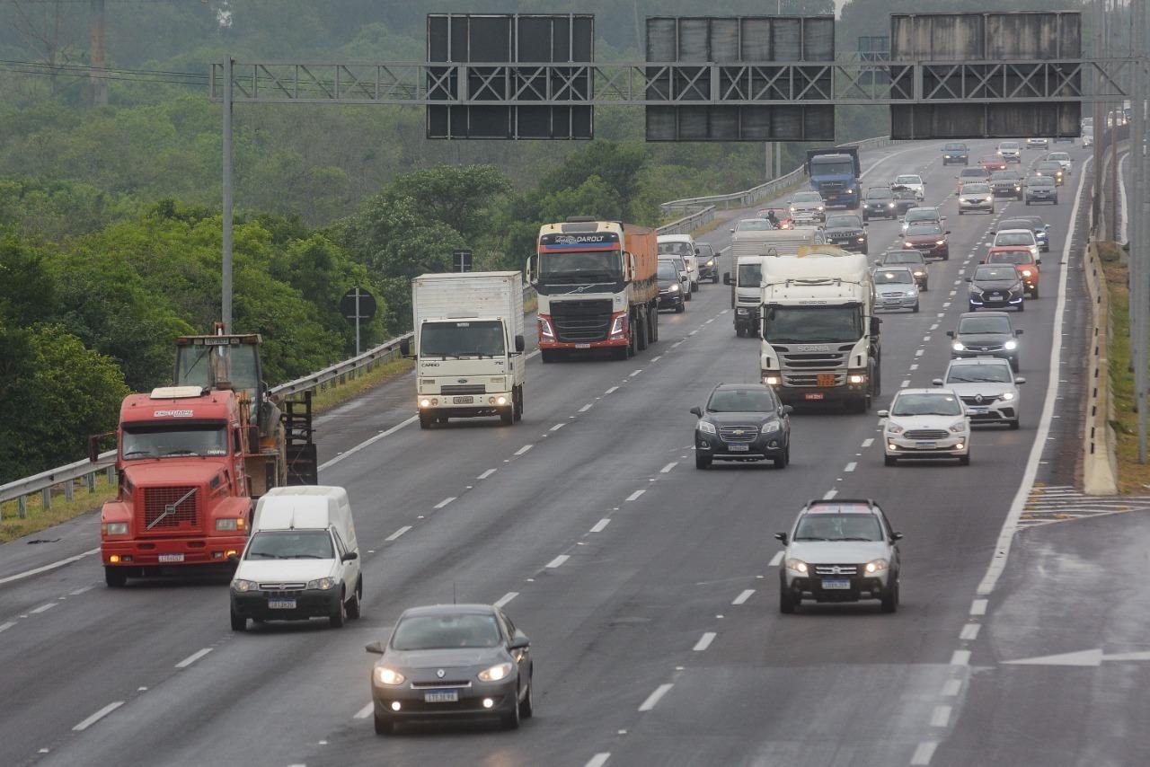 Rodovi&aacute;ria de Porto Alegre tamb&eacute;m recebeu, nesta quarta-feira, grande fluxo de pessoas retornando do feriado prolongado