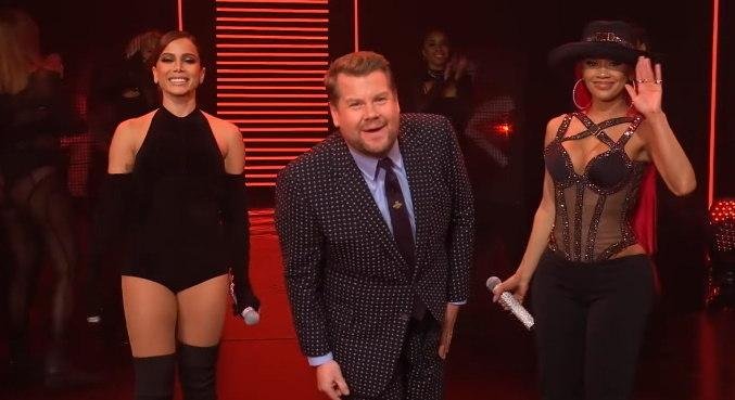 Anitta e Saweetie com James Corden, ap&oacute;s performance de "Faking Love"