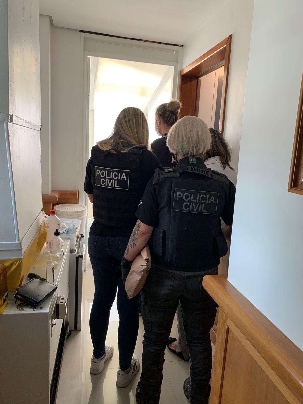 Mandado de pris&atilde;o preventiva e mandados de busca e apreens&atilde;o ocorreram em dois bairros de Porto Alegre