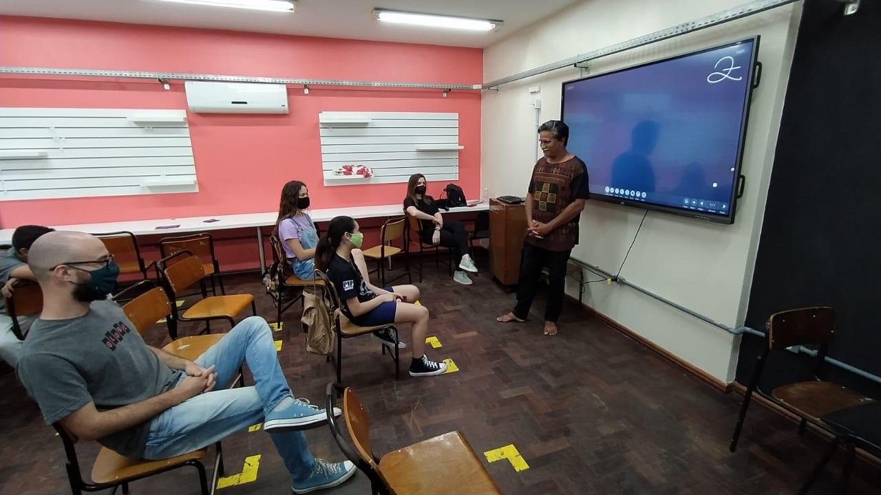 As aulas s&atilde;o divididas em te&oacute;ricas e pr&aacute;ticas