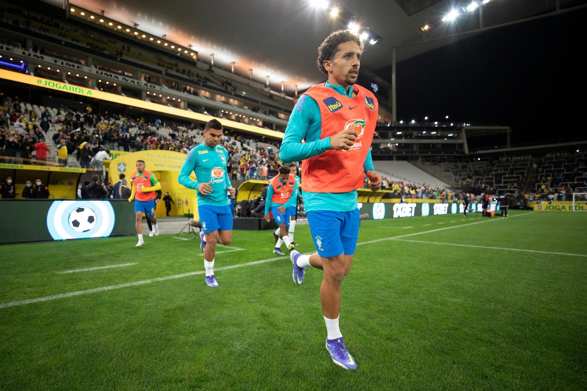 Casimiro est&aacute; de volta ao time de Tite