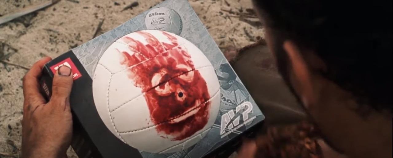 Na trama do filme, dirigido por Robert Zemeckis, o entregador Chuck Noland se torna o &uacute;nico sobrevivente de um acidente de avi&atilde;o e fica preso em uma ilha
