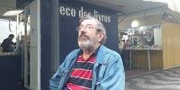 Peter Dullius, de 71 anos, é o fundador das quatro unidades do Beco dos Livros, espalhadas pelo Centro Histórico de Porto Alegre