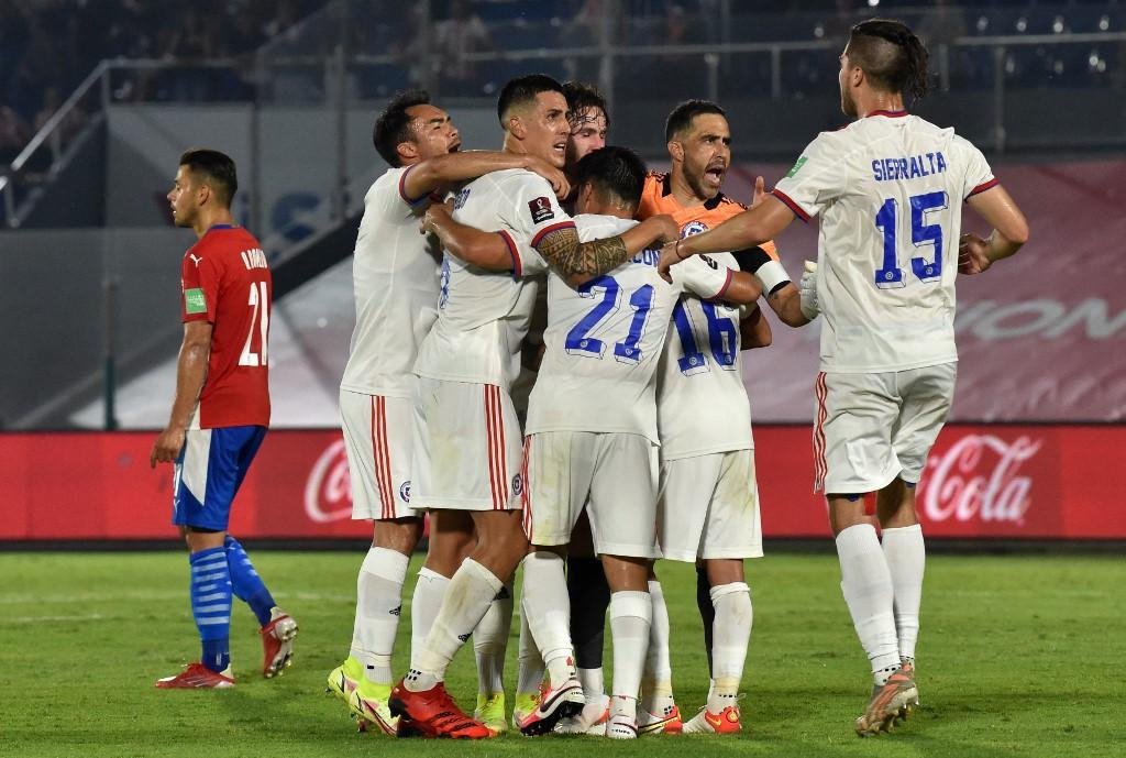 Sele&ccedil;&atilde;o chilena quebrou jejum em partidas fora de casa