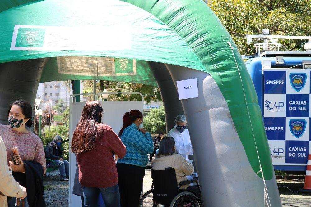 P&uacute;blico deve ficar atento &agrave;s altera&ccedil;&otilde;es na vacina&ccedil;&atilde;o na Pra&ccedil;a Dante Alighieri a partir de ter&ccedil;a-feira