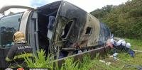 Acidente ocorreu na altura do km 75 da Oswaldo Cruz, na região de Ubatuba
