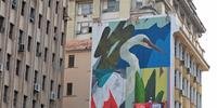 Kelvin Koubik é um dos quatro artistas convidados para pintar os murais no Centro Histórico de Porto Alegre.