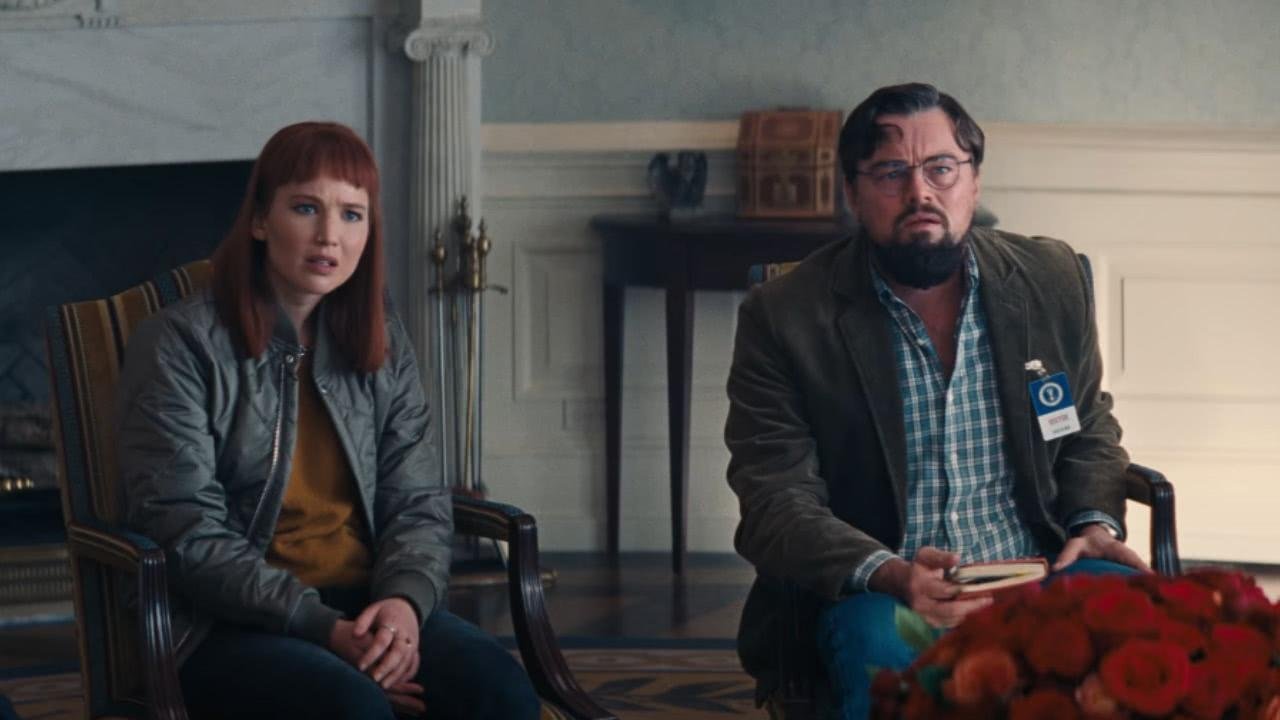 Jennifer Lawrence e Leonardo DiCaprio interpretam dois astr&ocirc;nomos sem muita experi&ecirc;ncia