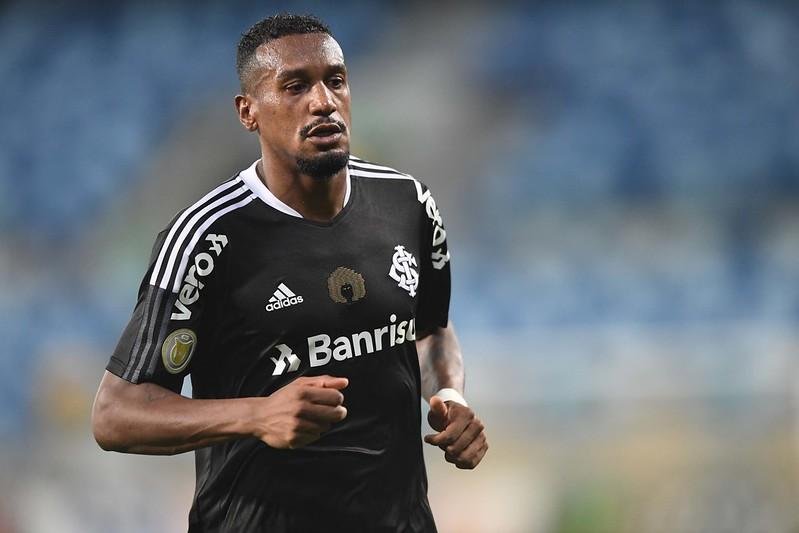 Edenilson deve ser julgado por expuls&atilde;o diante do Palmeiras