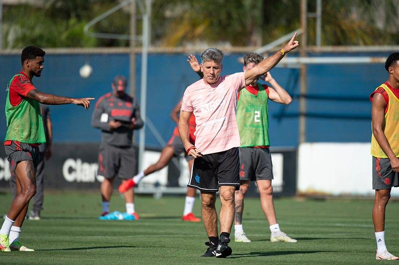 Flamengo fez &uacute;ltimo treinamento no CT Luiz Carvalho nesta segunda-feira