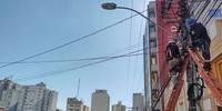 Ação iniciou com retirada de 5 mil metros de fio na rua Cândido Costa