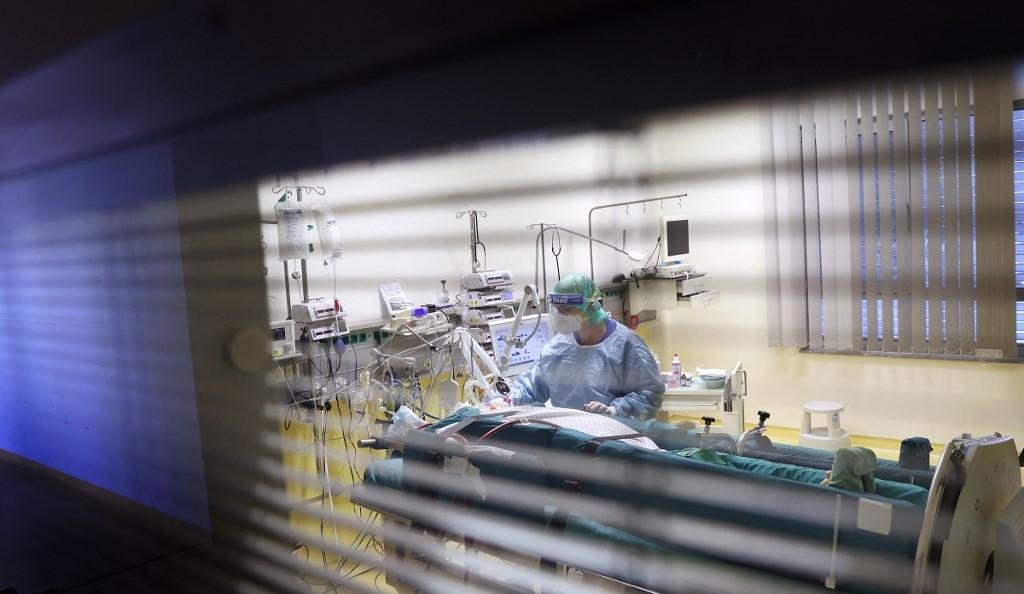 Hospital - Covid-19 - UTI
