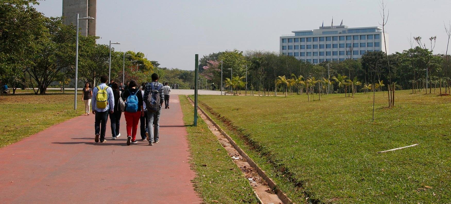 Enem &eacute; principal via para entrada de estudantes nas universidades brasileiras