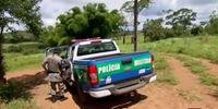 Forças de segurança pública percorrem zona rural em busca do suspeito