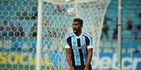 Thiago Santos marcou na vitória do Grêmio sobre o São Paulo na noite desta quinta-feira, na Arena