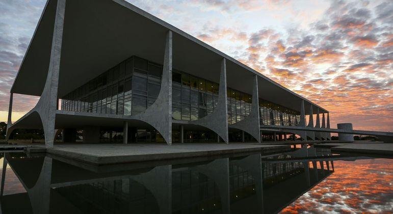 Cerim&ocirc;nia est&aacute; marcada para esta manh&atilde;