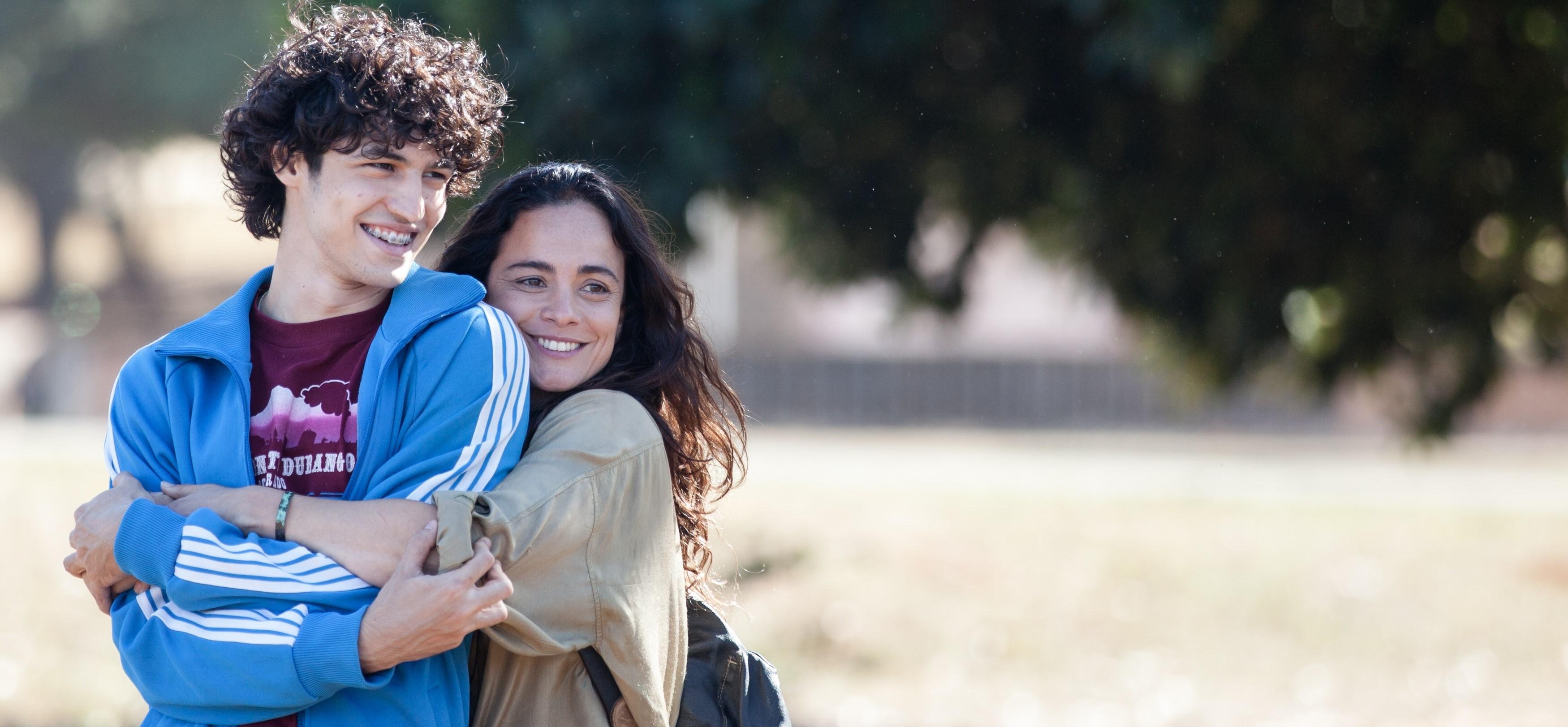 Gabriel Leone e Alice Braga s&atilde;o protagonistas de &lsquo;Eduardo e M&ocirc;nica&rsquo; , filmado em Bras&iacute;lia, no Rio de Janeiro e na Chapada dos Veadeiros em 2018.