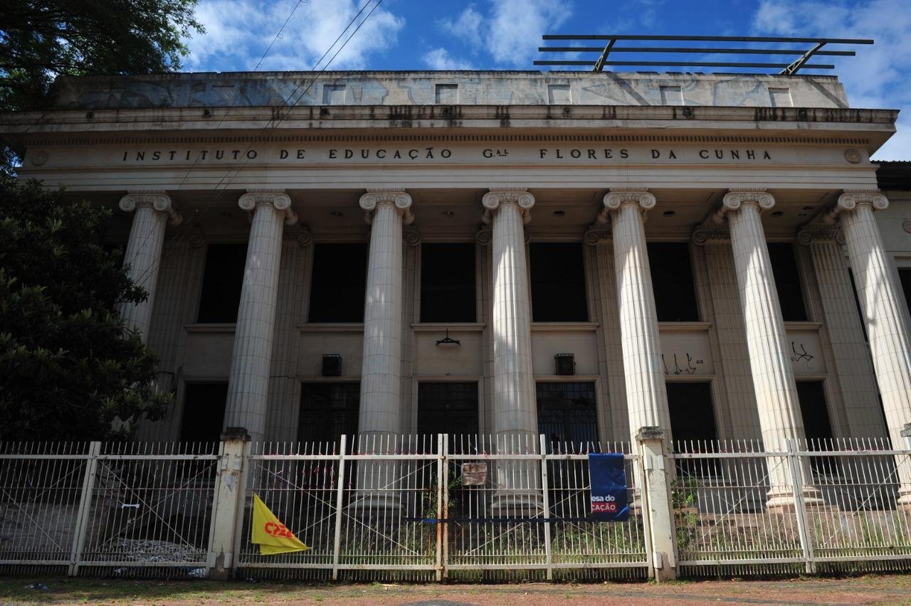 Diretor-geral da Secretaria de Educa&ccedil;&atilde;o disse que volta integral das obras est&aacute; prevista para primeira quinzena de janeiro