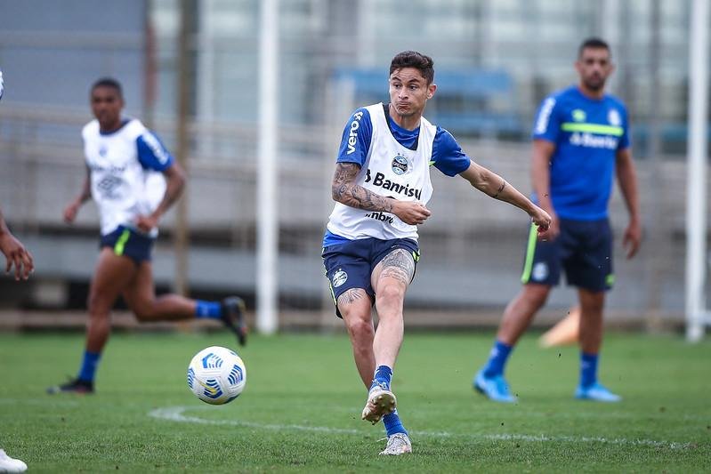 Gr&ecirc;mio busca vit&oacute;ria contra o Corinthians