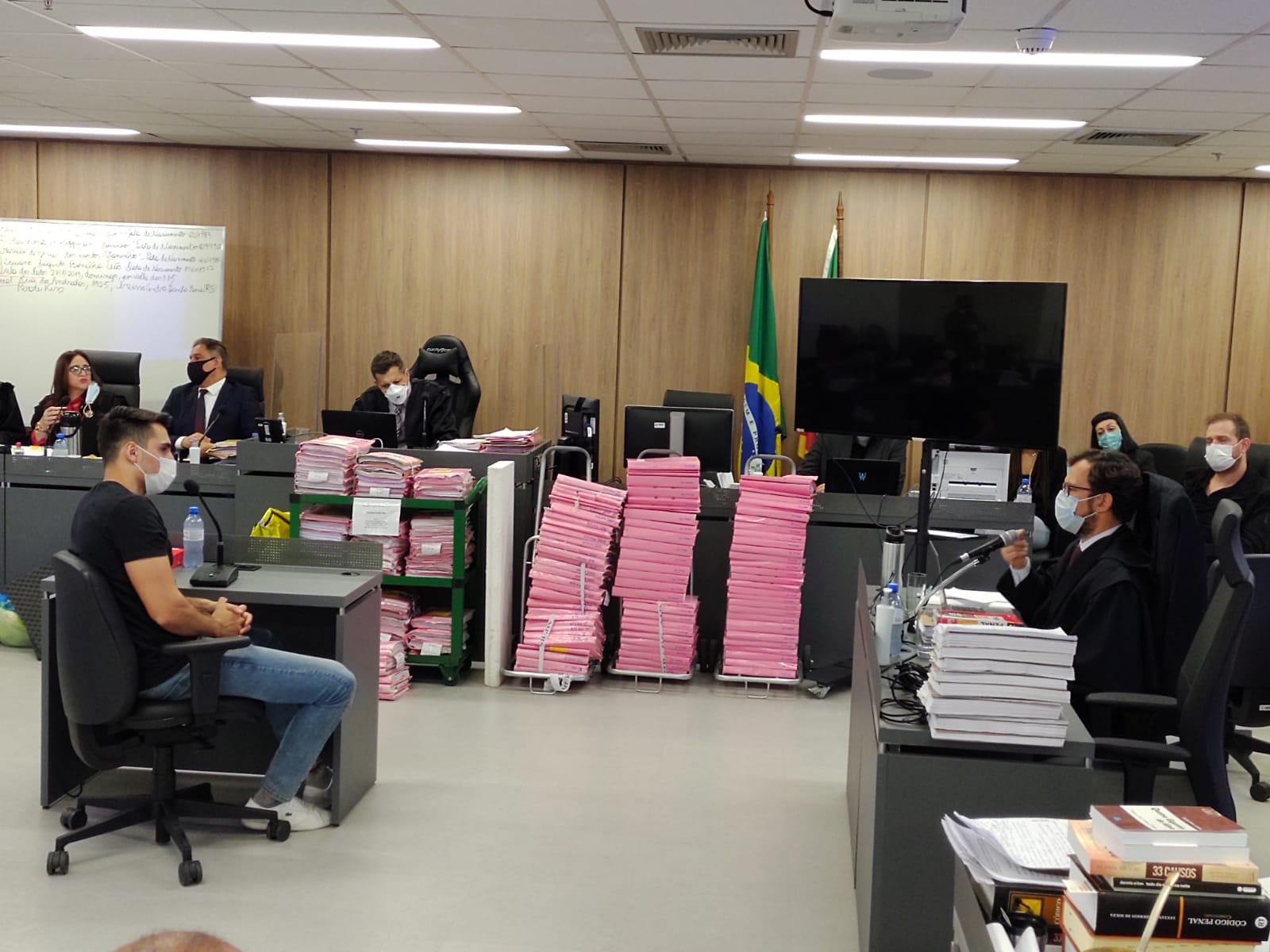 Stenio Rodrigues Fernandes &eacute; o primeiro a ser ouvido no sexto dia de julgamento