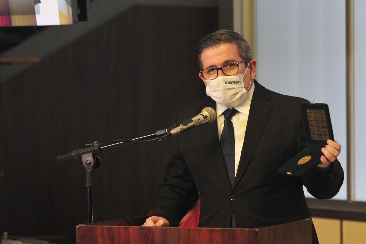 Dr. Marcelo Matias recebe a Medalha da 55&ordf; Legislatura