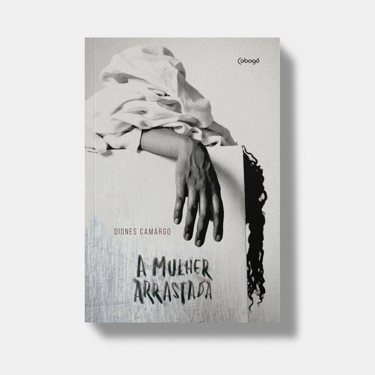 Livro &eacute; baseado na hist&oacute;ria real de Cl&aacute;udia Silva Ferreira &mdash; mulher negra, pobre, 38 anos, auxiliar de limpeza em um hospital, m&atilde;e de quatro filhos biol&oacute;gicos e quatro adotivos &mdash; brutalmente alvejada pela Pol&iacute;cia Militar quando sa&iacute;a de casa no Morro da Congonha (RJ), para comprar p&atilde;o para sua fam&iacute;lia.