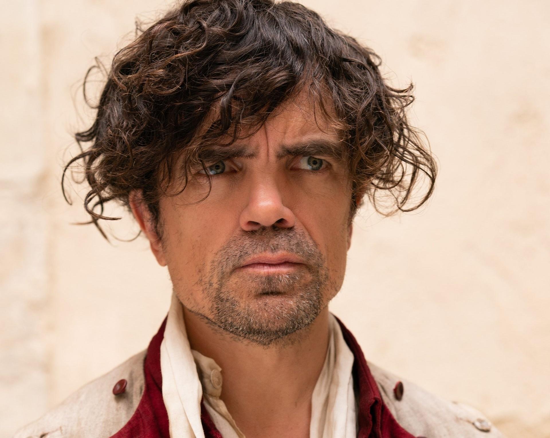 Peter Dinklage, conhecido por interpretar Tyrion Lannister em "Game of Thrones", &eacute;  Cyrano em novo filme da MGM
