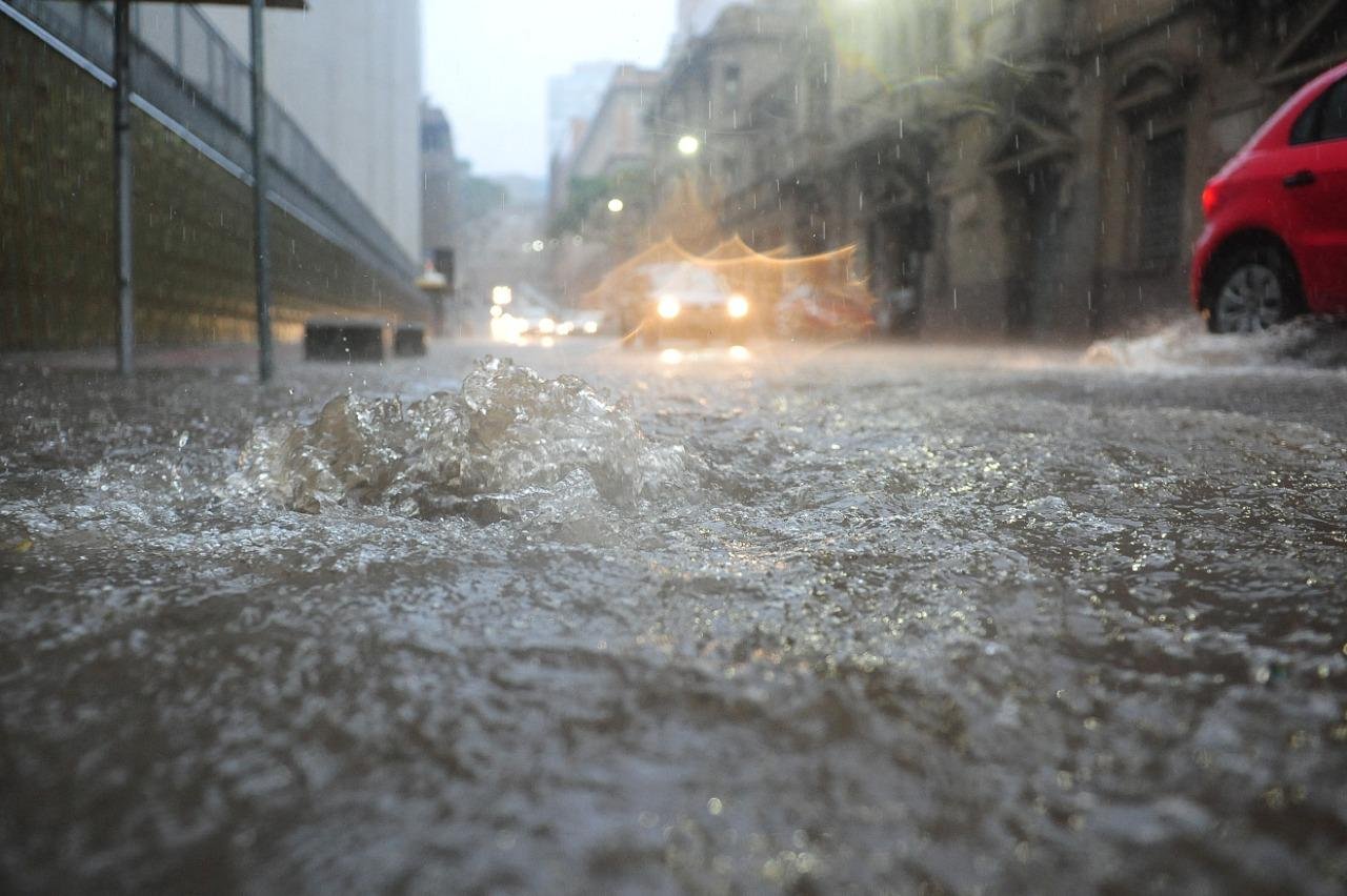 Entidade n&atilde;o descarta eventual queda de granizo entre hoje e a tarde de quarta-feira