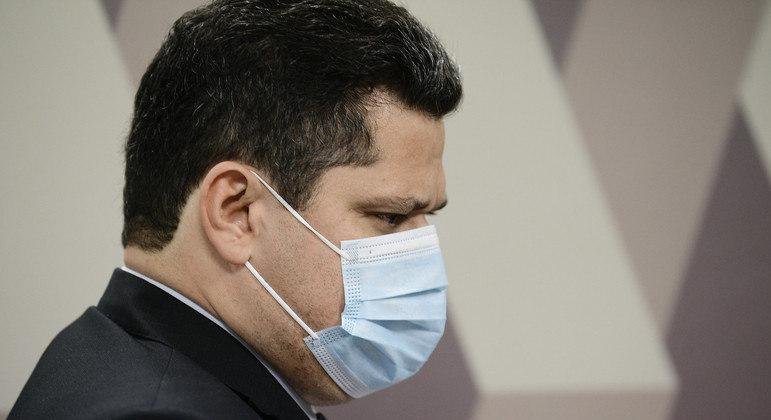 Senador &eacute; acusado de montar esquema que movimentou R$ 2 milh&otilde;es no gabinete dele em Bras&iacute;lia