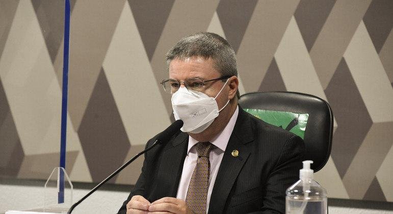 Bezerra tamb&eacute;m contou com o apoio do Planalto, uma vez que &eacute; l&iacute;der do governo na Casa