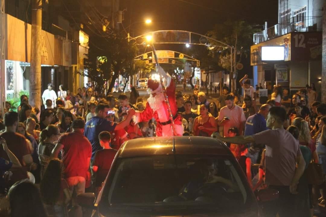 Espa&ccedil;o Natal, no Centro da cidade, tamb&eacute;m contou com apresenta&ccedil;&otilde;es art&iacute;sticas na noite de s&aacute;bado