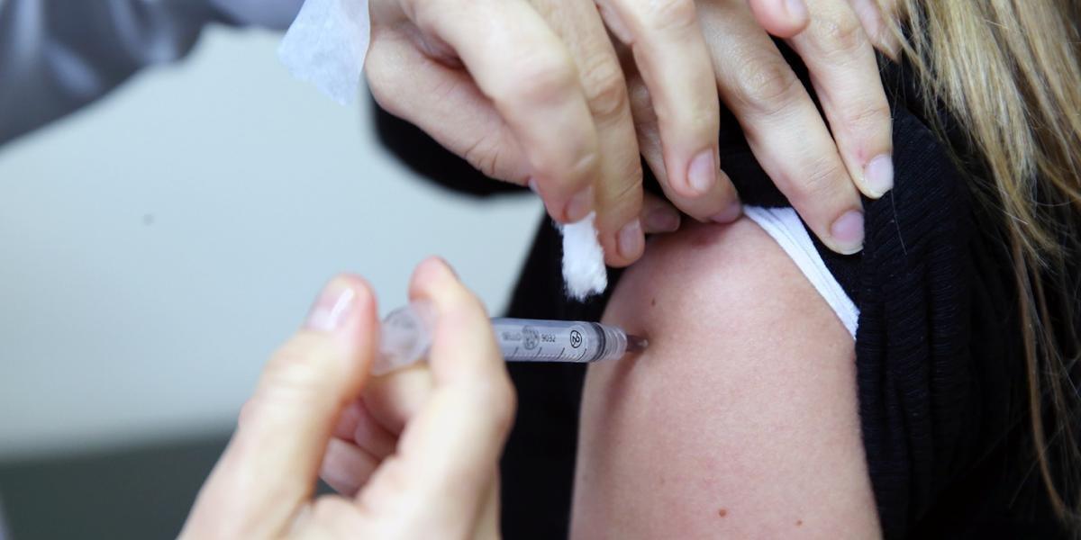 Vacina&ccedil;&atilde;o segue no primeiro trimestre de 2022