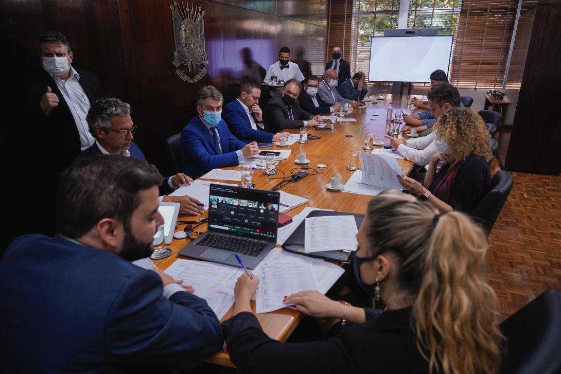 Em reuni&atilde;o, l&iacute;deres definiram a pauta de vota&ccedil;&atilde;o de hoje e amanh&atilde;