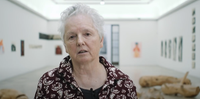 Miriam Cahn, de 72 anos, é conhecida por suas telas que retratam silhuetas diáfanas e espectrais