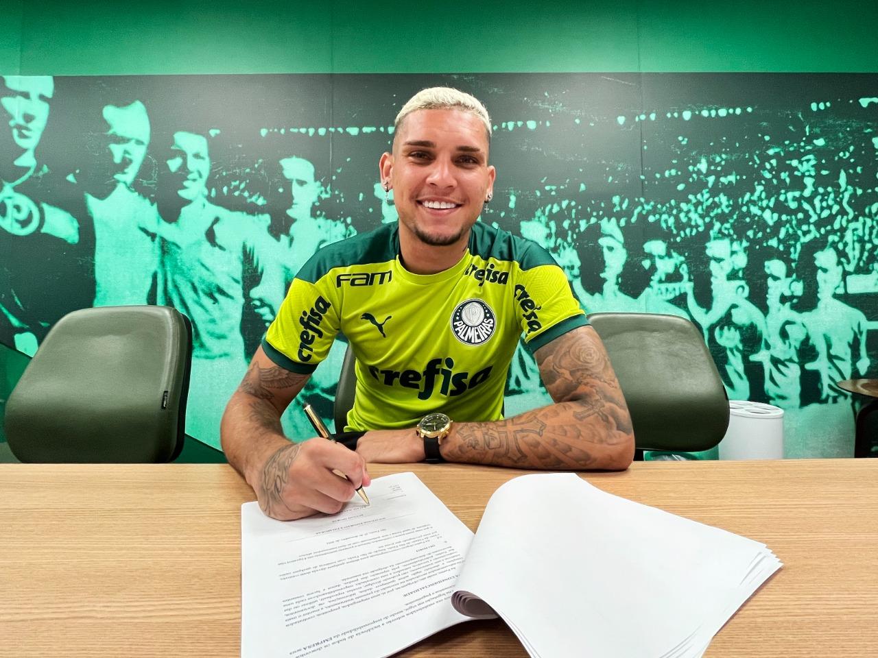 O atleta teve propostas dos Estados Unidos e do futebol &aacute;rabe, mas preferiu o Palmeiras pela visibilidade que pode alcan&ccedil;ar