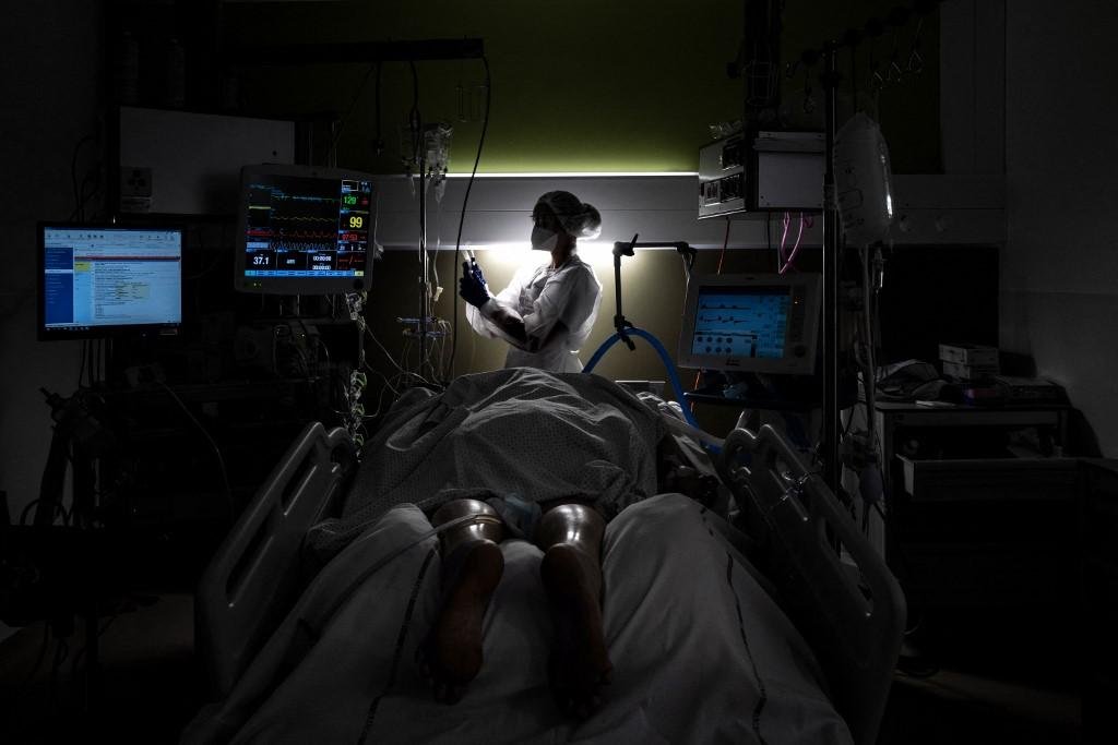 Pa&iacute;s contabiliza 618.228 mortes e 22.226.573 pessoas