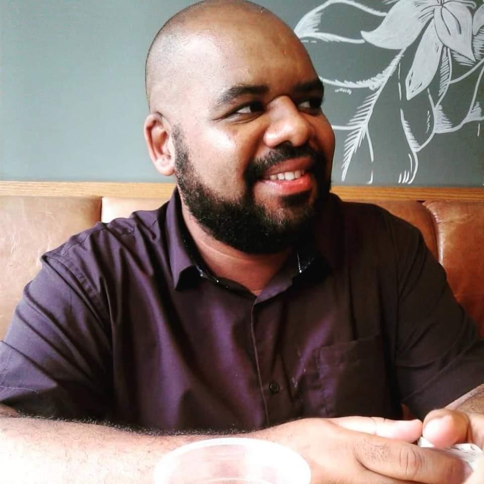Escritor e editor Luiz Mauricio Azevedo concorre em duas categorias: Cr&ocirc;nica e Ensaio de Literatura e Humanidades