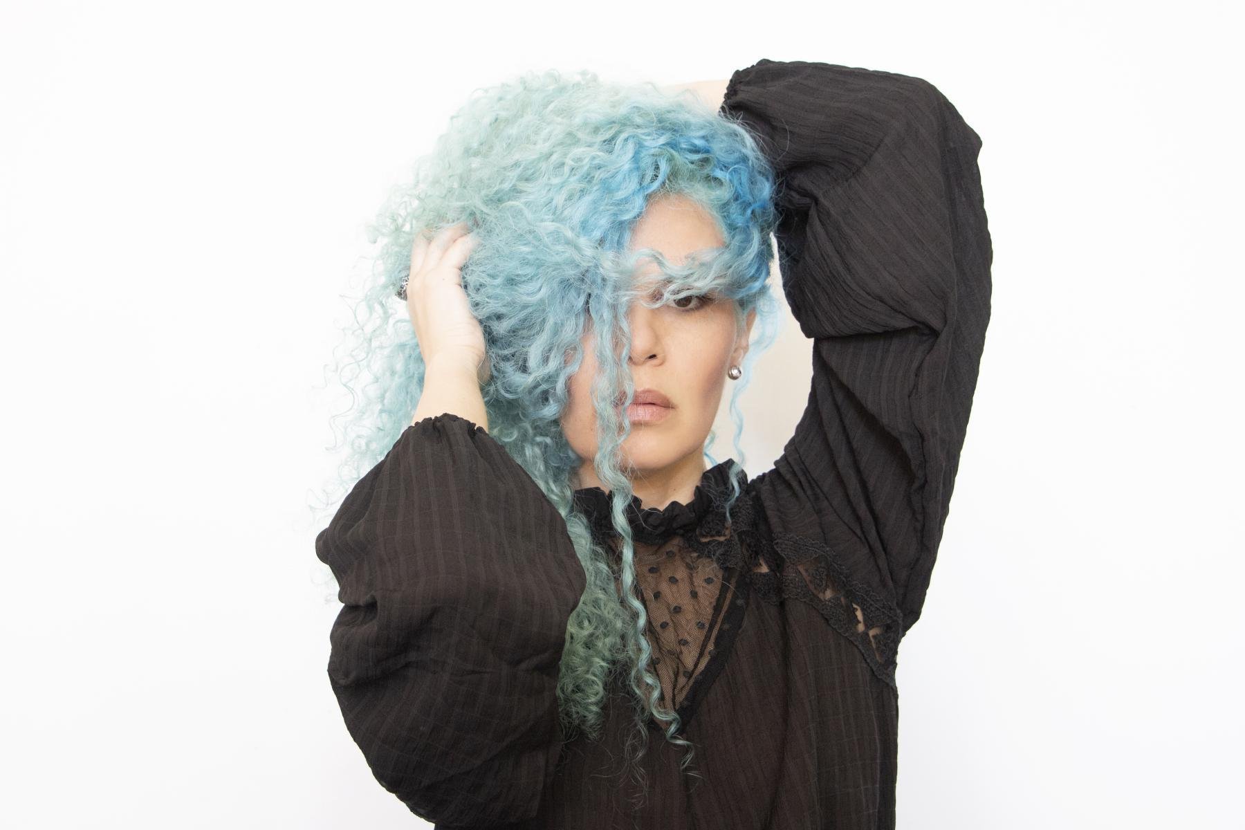 Cantora e compositora de Florian&oacute;polis (SC), Jully apresenta um trabalho em defesa dos animais