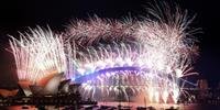 Sydney recebeu o novo ano com queima de fogos