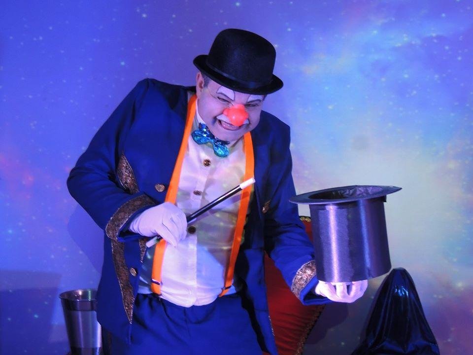 'Oliver no mundo da fantasia' tem apresenta&ccedil;&atilde;o neste domingo