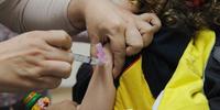 Prescrição para vacinação de crianças tem sido levantada pelo Ministério da Saúde