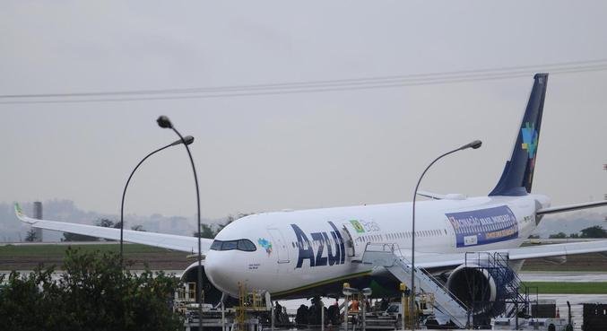 Azul tem funcion&aacute;rios afastados por Covid-19