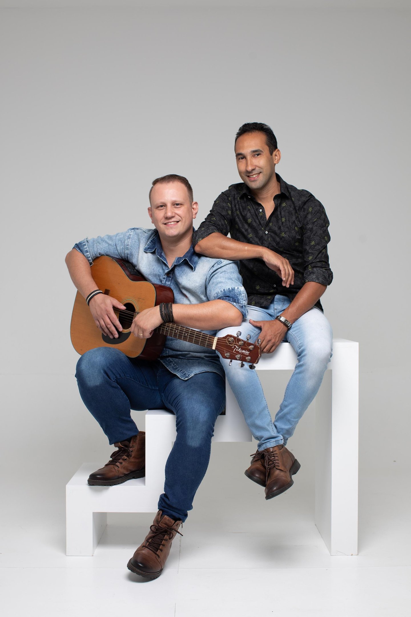A dupla Gilson & Gabriel se apresenta neste s&aacute;bado, dia 8