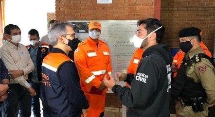 Zema conversou com autoridades envolvidas nas buscas