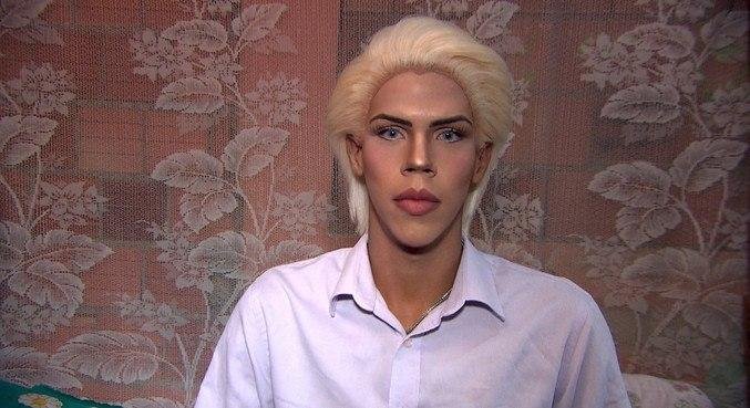Felipe de Oliveira, 18 anos, abriu m&atilde;o do sonho de virar o Ken