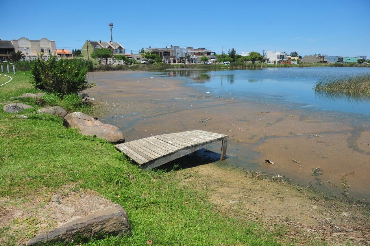 Lago da Fonte est&aacute; com o n&iacute;vel de &aacute;gua muito baixo