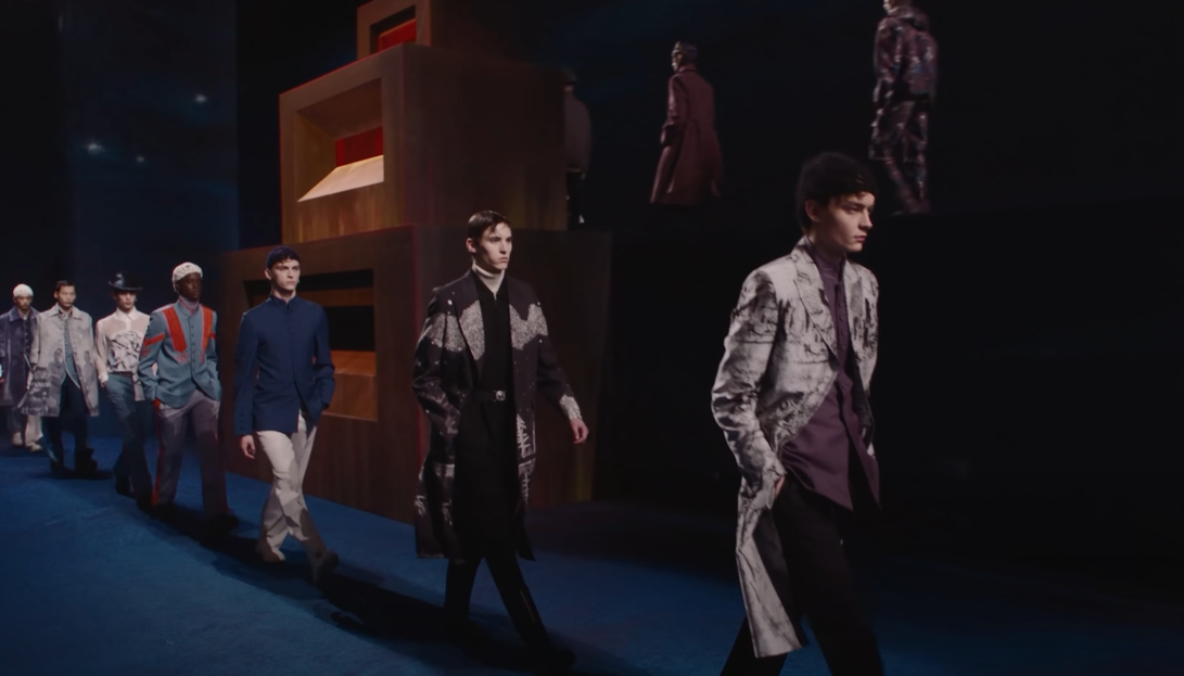 Paris Men's Fashion Week retorna nesta ter&ccedil;a-feira (17) com desfiles e convidados, al&eacute;m de apresenta&ccedil;&otilde;es digitais, transmitidas ao vivo.