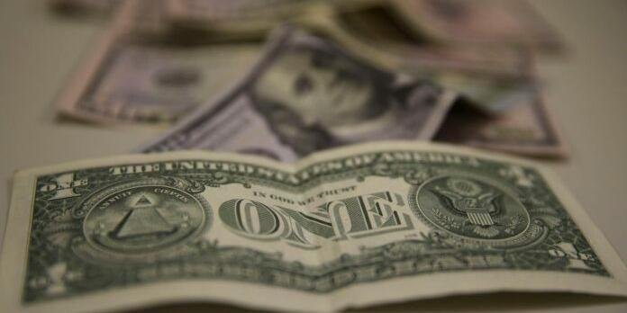 D&oacute;lar fechou em alta nesta ter&ccedil;a-feira